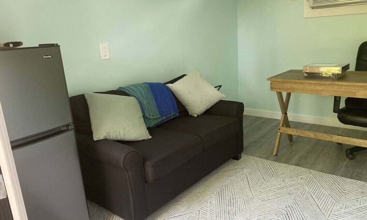 Barton Heights House | ACL Festival! Zilker Park, walk to restaurants heated pool, large house!