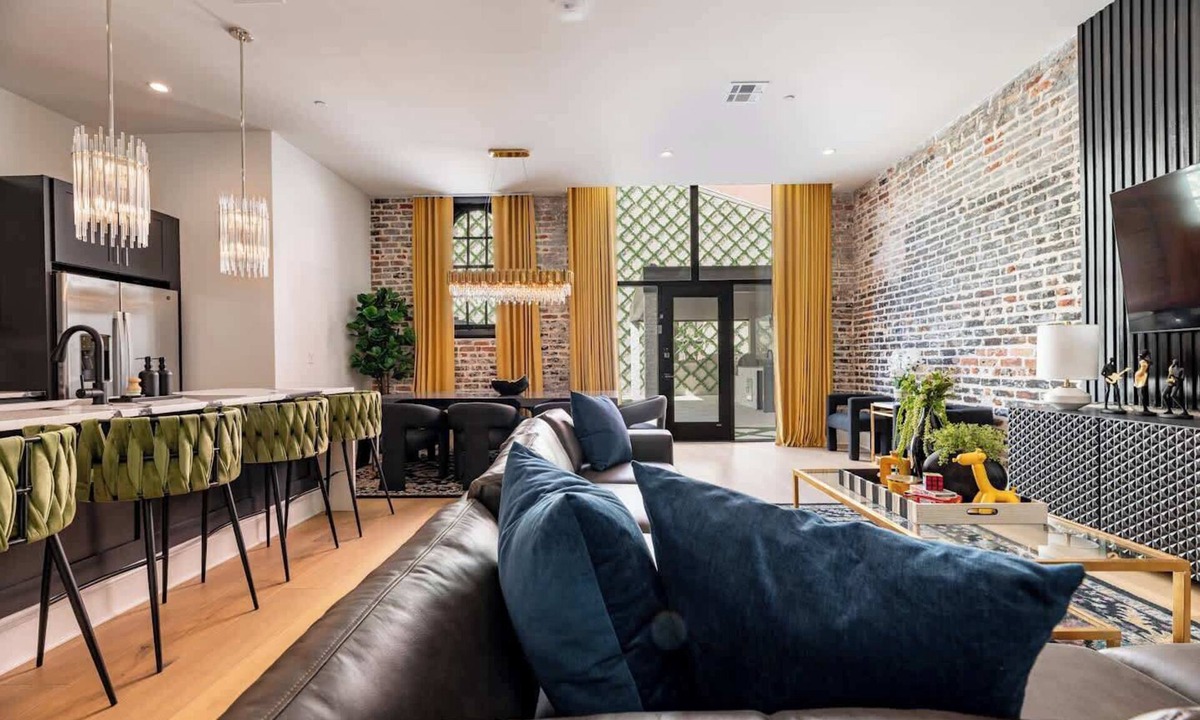 Central Business District Apartment | All King Beds, Blackout Curtains Hotel