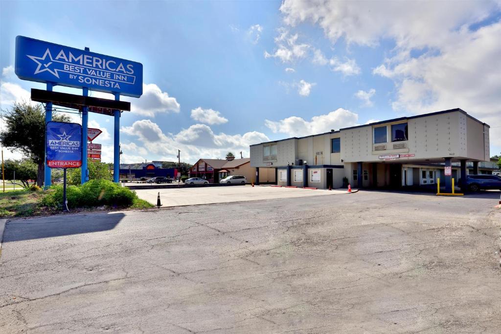 Oak Park - Northwood Hotel | Americas Best Value Inn San Antonio Airport South