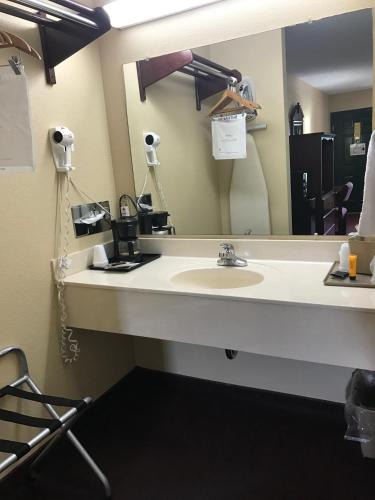 Maumelle Hotel | Americas Best Value Inn & Suites - Little Rock - Maumelle