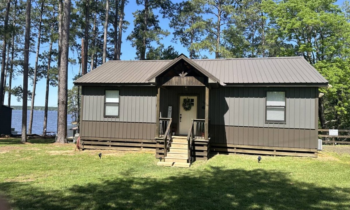 Zwolle Cabin | Angler Point Lake House Cottage