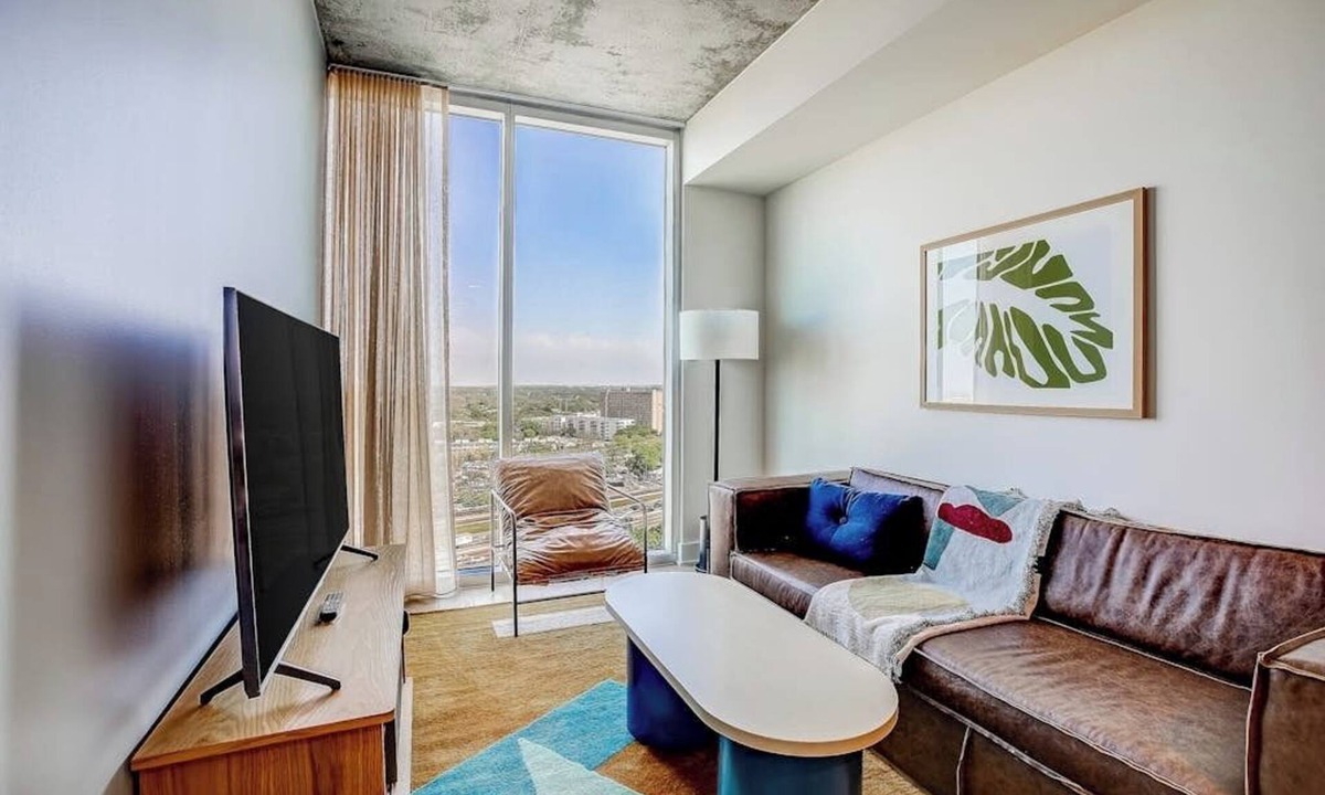 Rainey Street Historic District Condo | Austin hideaway in the heart of the city with rooftop pool, terrace, and gym
