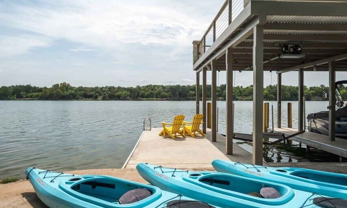Kingsland House | Azure 1-Lakefront w/Shared Pool, Dock, & Fire Pit
