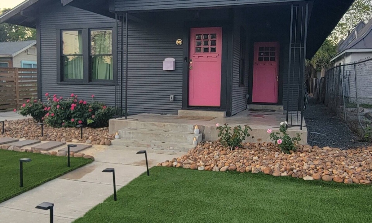 Government Hill House | Barbie Bungalow walk to Pearl & mins to Downtown/Golfing