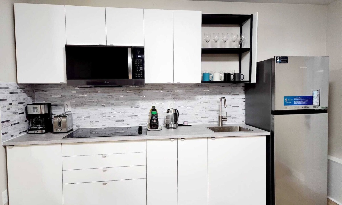 Halifax Apartment | Basement Studio w/Den & Kitchenette