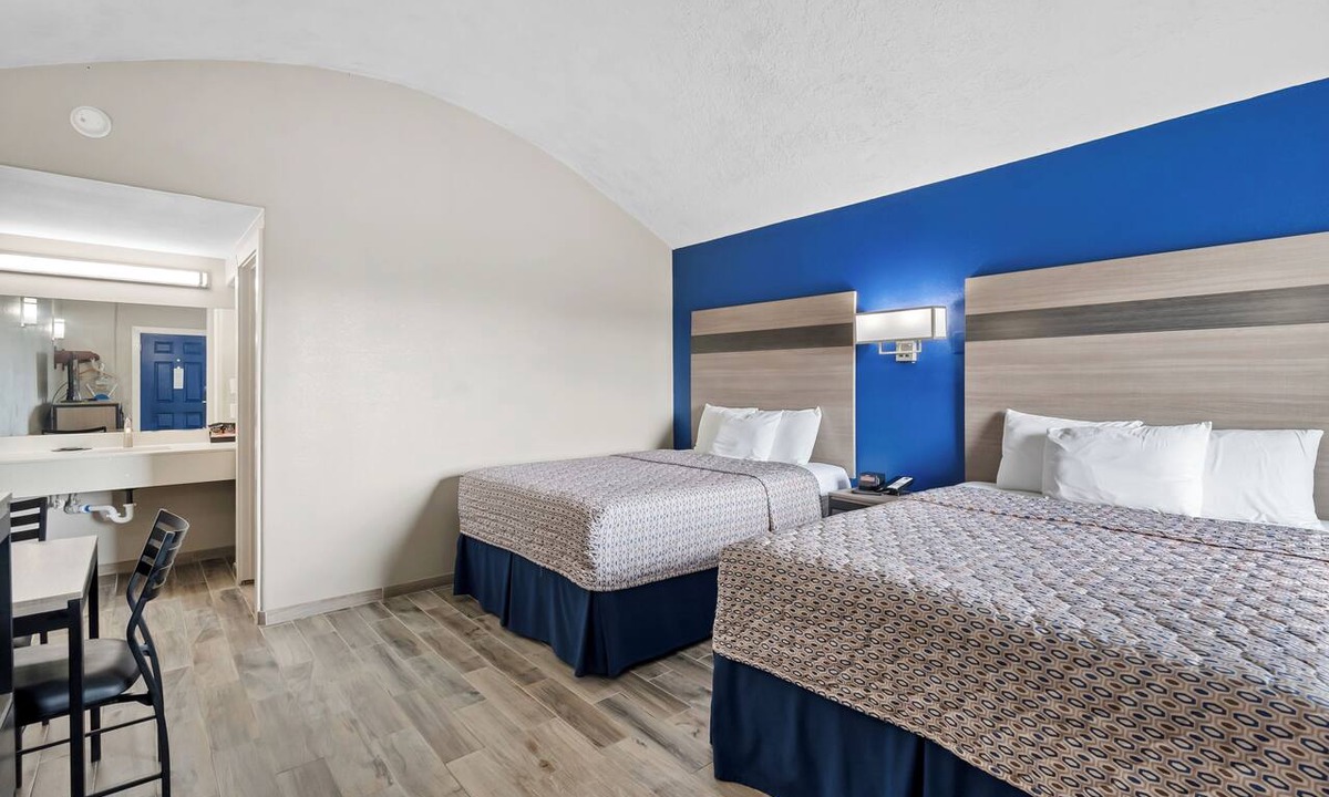 Rockport Hotel | Beach View Steps from Marina, festival & Beach
