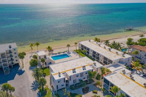 Marathon Apartment | Beachfront Condo on Coco Plum Beach