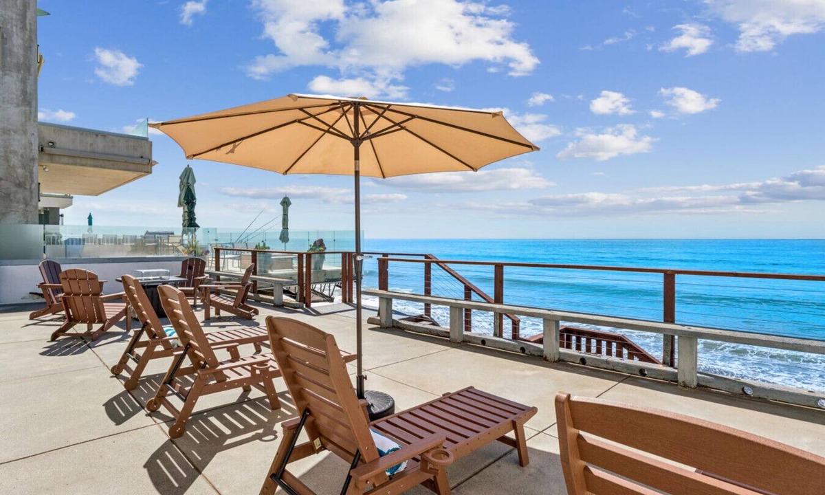 Capistrano Beach House | Beachfront deck & BBQ - Central AC! | STR25-0022