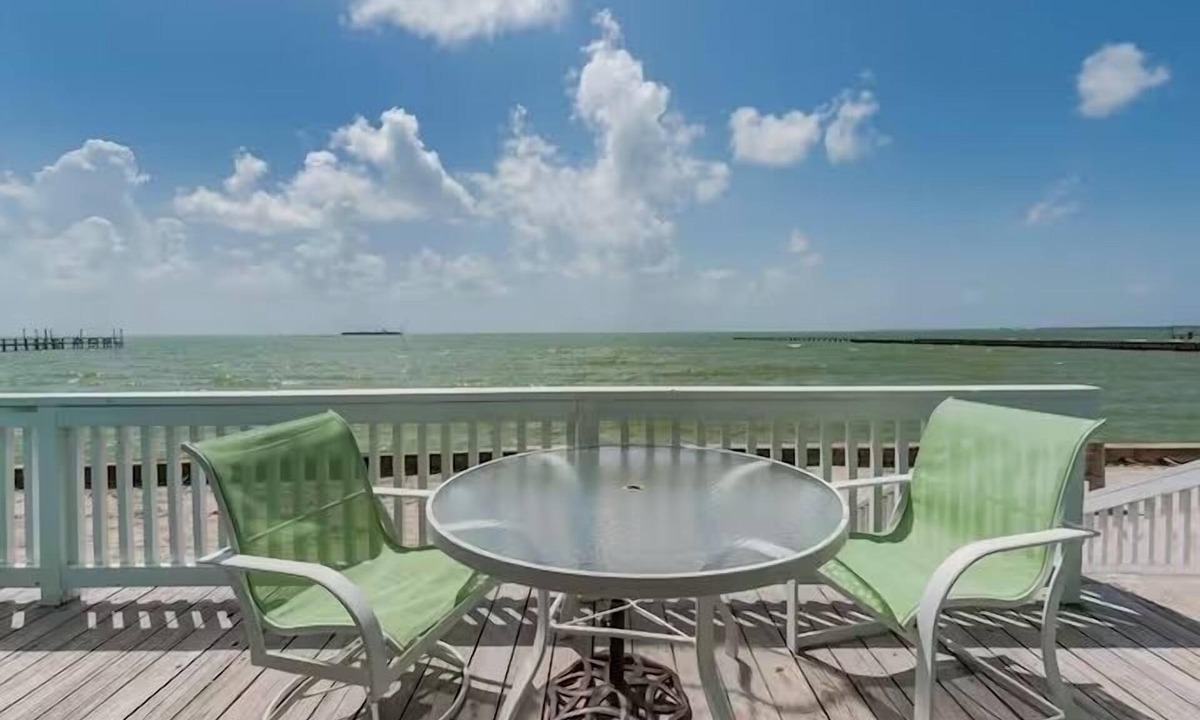 Rockport Condo | Beachfront Water View in Perfect Paradise at Bayfront Kontiki!