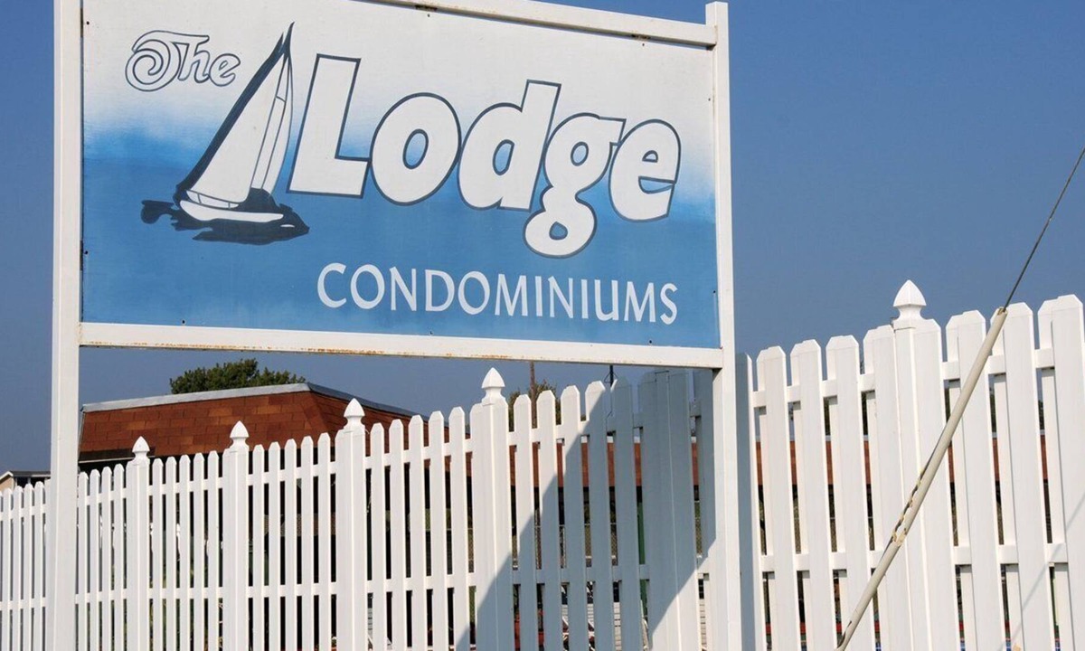Bridgeport Apartment | Beautiful 1 bedroom unit at resort, sleeps 4