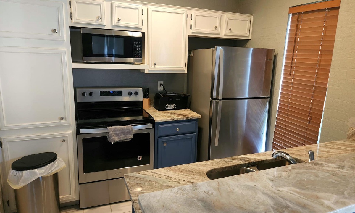 Panther Creek Condo | Beautiful 2 bed 2 bath condo in heart of woodlands with balcony