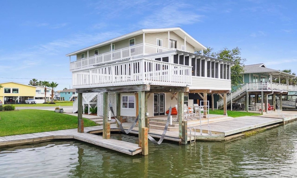 Jamaica Beach House | Beautiful canal and bay side home in Jamaica Beach