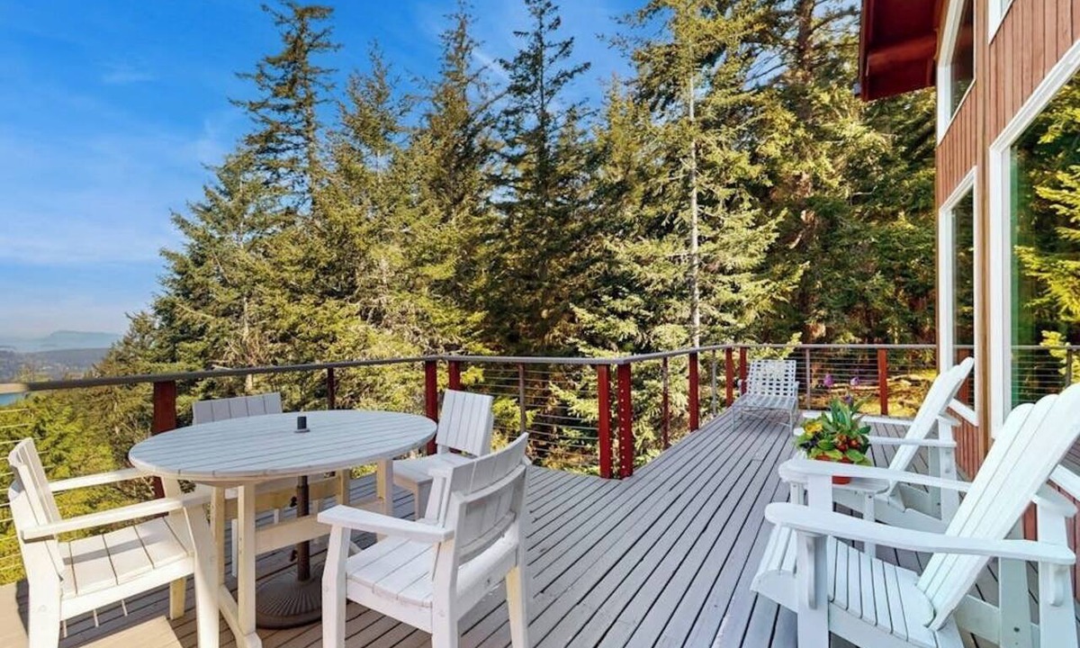 Eastsound Cabin | Beautiful Secluded Cabin with Stunning Bay Views and Private Deck