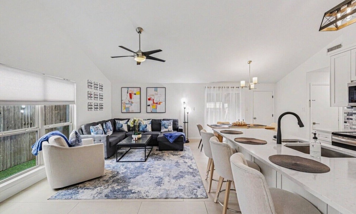 The Colony House | Beautiful updated home in the heart of The Colony