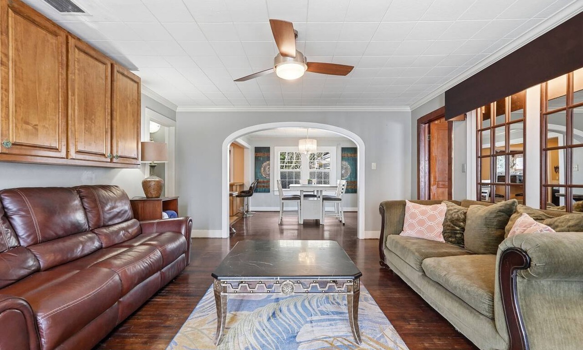 Lafayette House | Birdhouse Guesthouse
