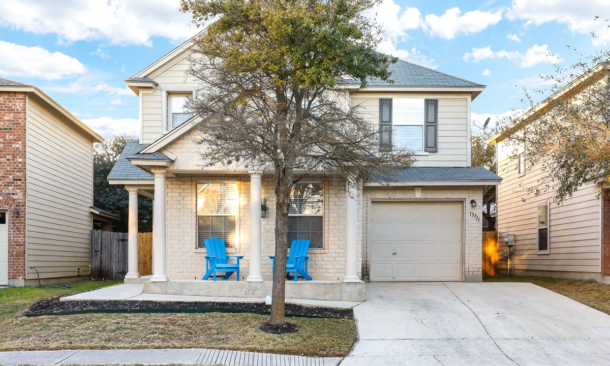 Wetmore House | Bluebonnet - A Birdy Vacation Rental