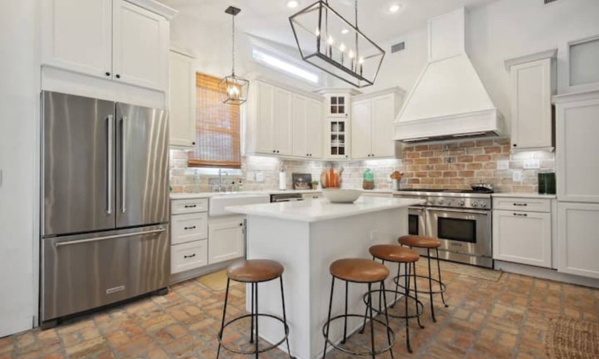 Mandeville Cottage | Blume Cottage-Historic 2BR Getaway, Walk to Lake Pontchartrain & Cafe's