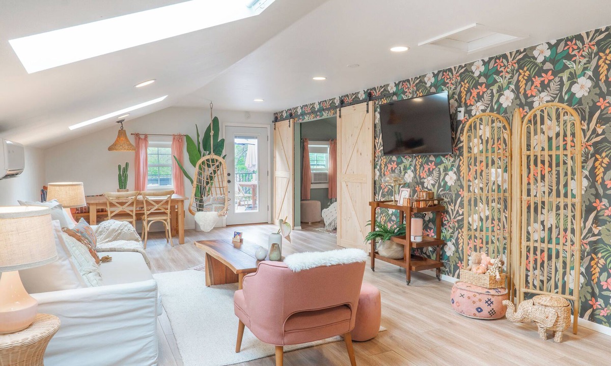 McNeil House | Boho Guest House w/Large Patio - Close to Apple, Domain, & Q2 Stadium