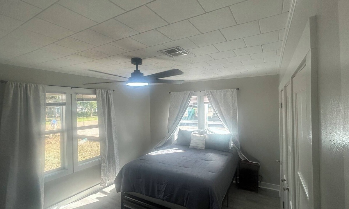 Reddell House | BON TEMPS IN BIG MAMOU -STEPS FROM FREDS LOUNGE & 6th st