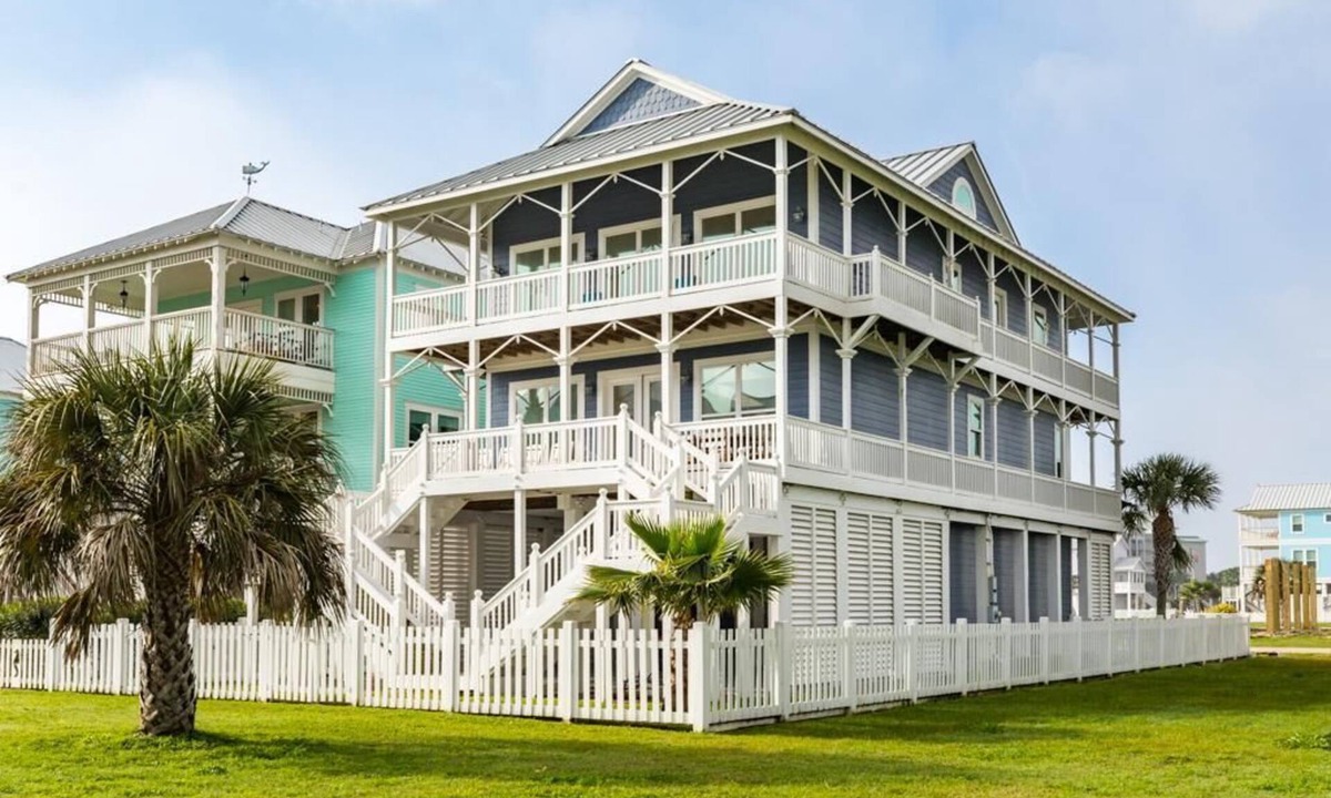 Beachside Village House | Booking NOW for fall! 5 min walk to beach! Wrap @decks. Gulf Views!