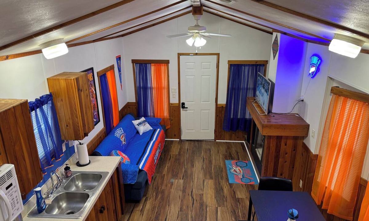 Texanna Cabin | Boulder Ridge Cabin 4: Thunder Road - Newly Renovated Tiny Cabin Escape