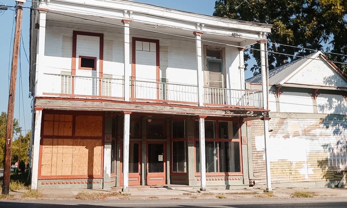 Lebeau House | Boutique hotel in National Historic District of Washington, LA with WiFi, AC