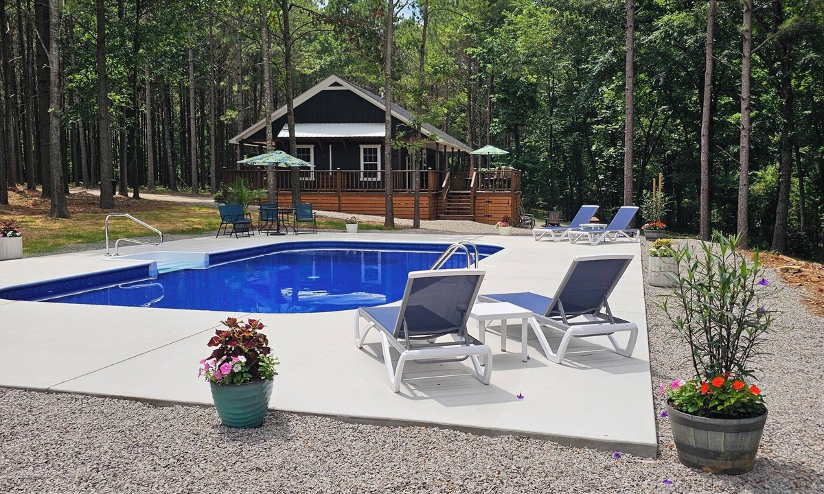 Clarksville Cabin | Brand new 2-bedroom cabin just outside the city limits of Clarksville.