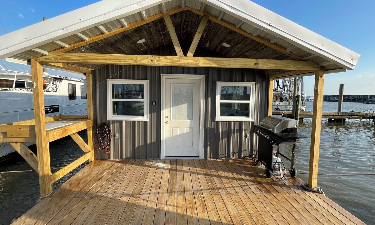 Venice Boat Rental | Brand-New Houseboat in Sportsman's Paradise, Venice LA.