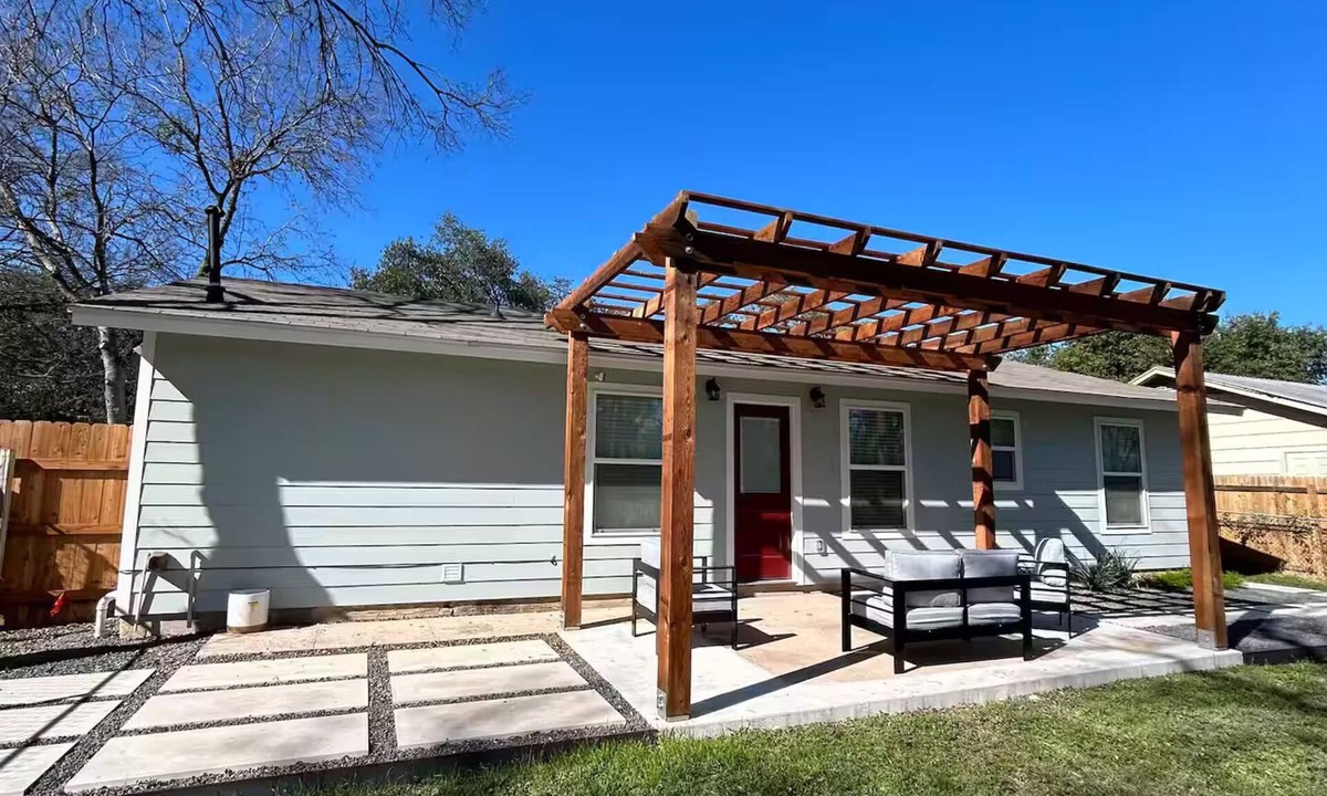 Sweetbriar House | Brand-New Interior 4BR Central Austin Access
