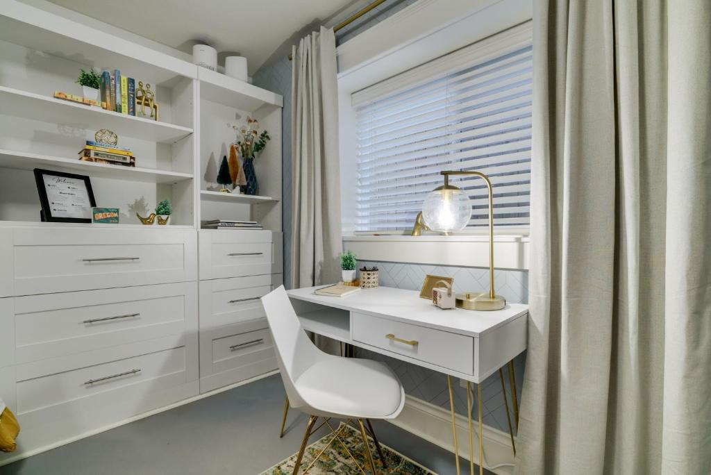 University Park Apartment | Bright & Cozy Modern Studio, Fast WiFi, Quiet, Walkable to University of Portland