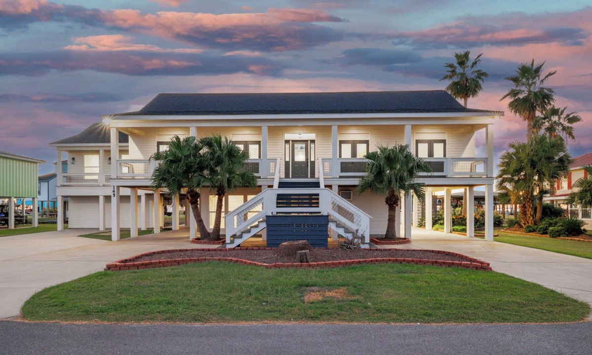 Creole House | Bring Your Boat! Lake Charles Home w/Dock & Lift