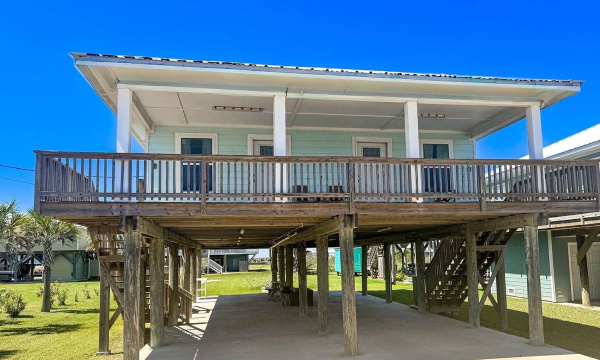 Grand Isle House | Broussard's Duplex B: Cozy 2BR getaway across from the beach in Grand Isle, LA.