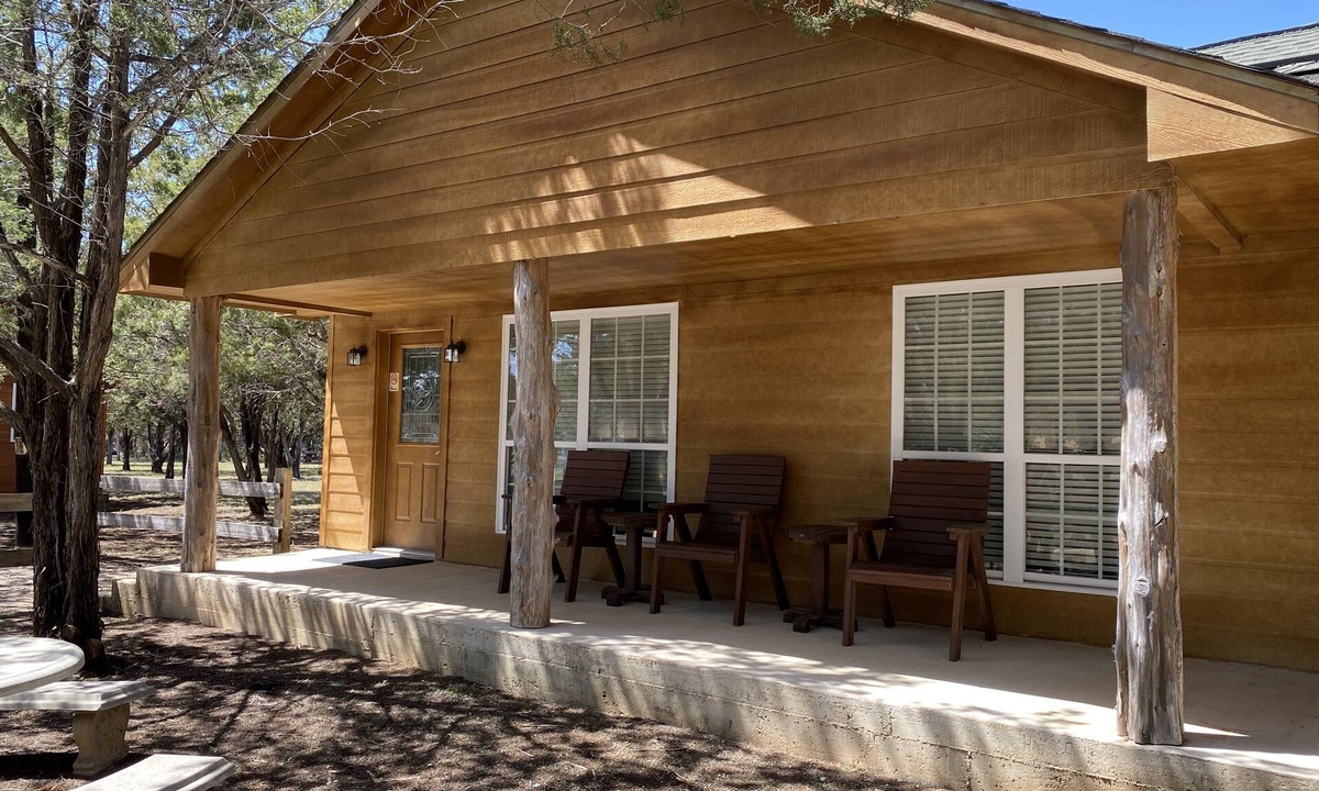 Ingram House | Cabin A (Casa Blanca), 1BR/1BA, Sleeps 4, Porch, Grill