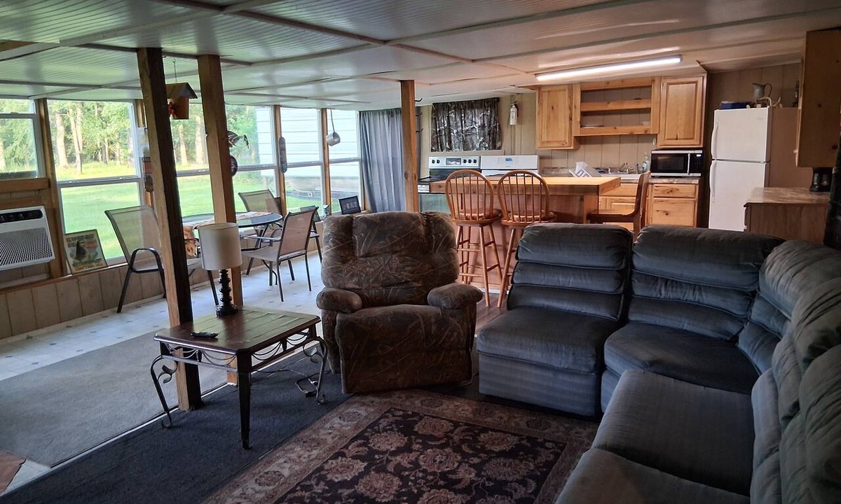 Zavalla Cabin | Cabin at the lake at Monterrey Park and boat launch area cabin2 back cabin