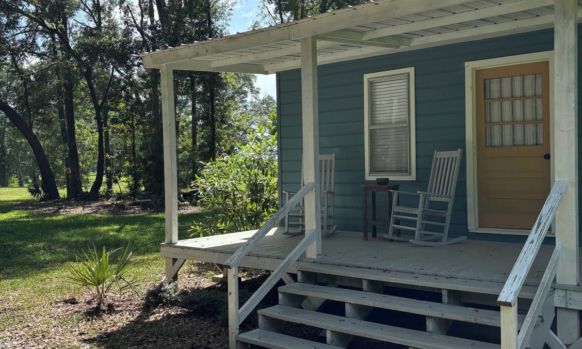 Lebeau Cabin | Cabin in the woods -great local- getaway or weekly area work