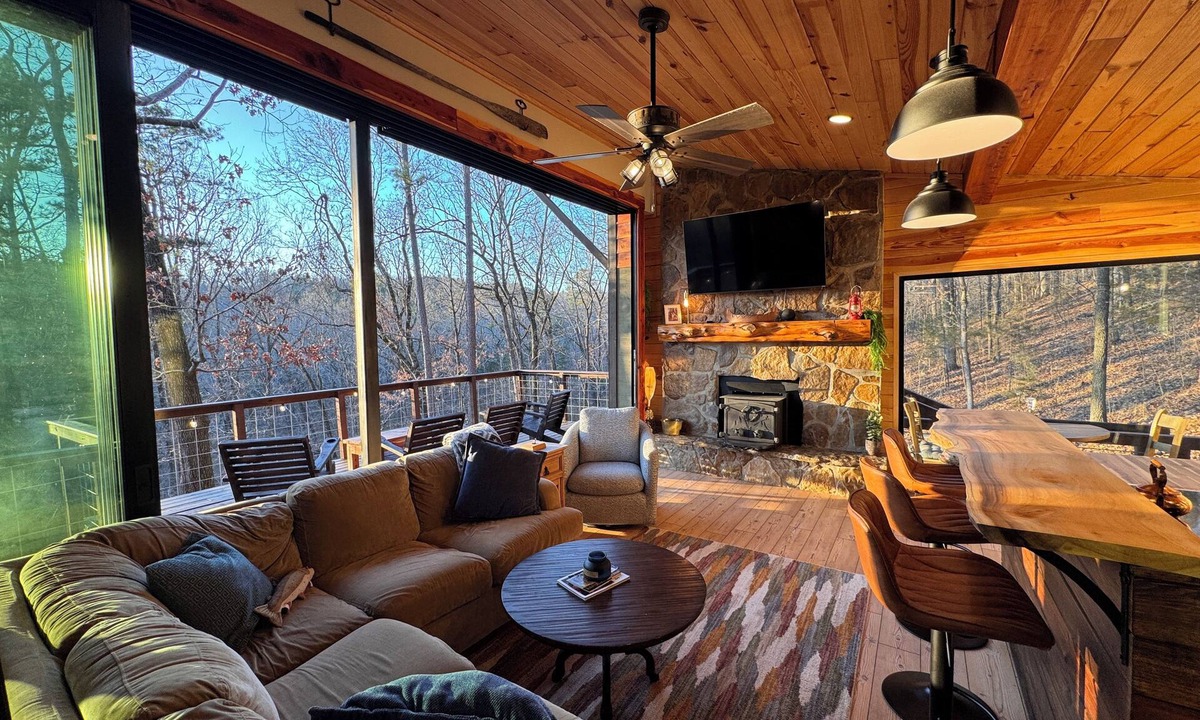 Clarksville Cabin | Cabin in the Woods