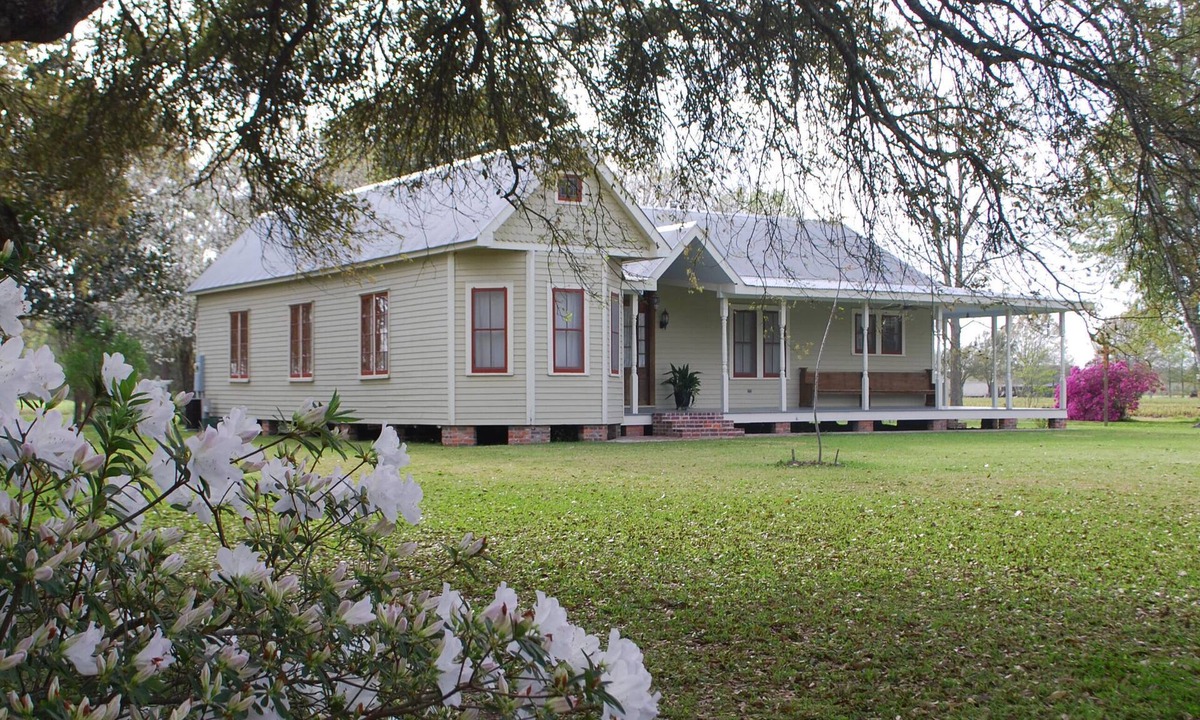 Breaux Bridge House | CAJUN HOSPITALITY - LA PETITE VOIE DE ST. THERESE