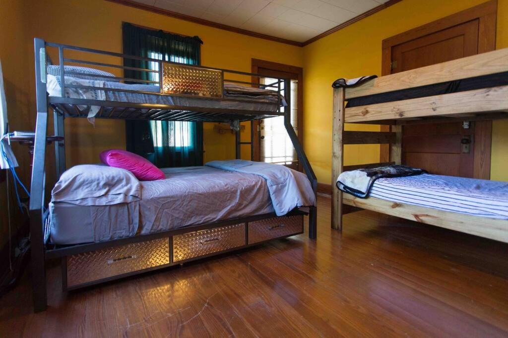 Downtown Hostel | Cajun Stays Cajun Hostel on the Crest Bed #2
