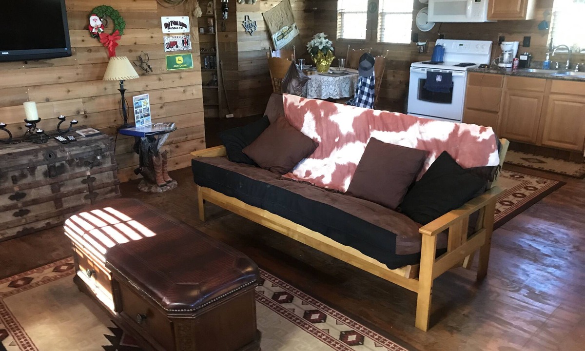 Longview House | Cedar Cabin in the Woods - Longview, Tx