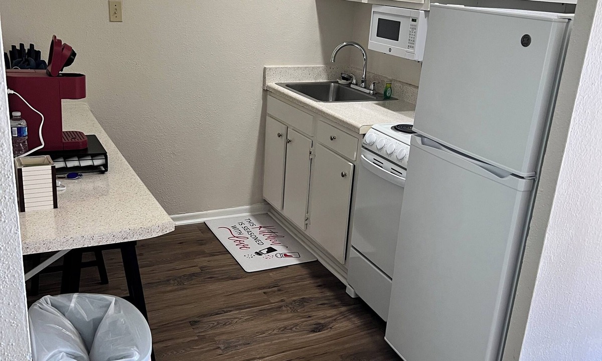 Bonnabel Place Apartment | Charming 1-bedroom apartment with WiFi, AC in tranquil Metairie
