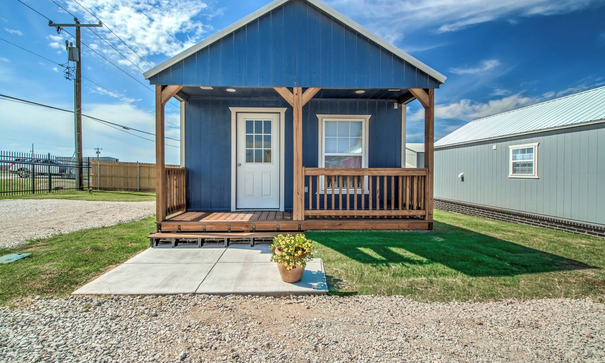 El Reno Cottage | Charming 1-bedroom cottage on historic Rt. 66 on the west side of Yukon.