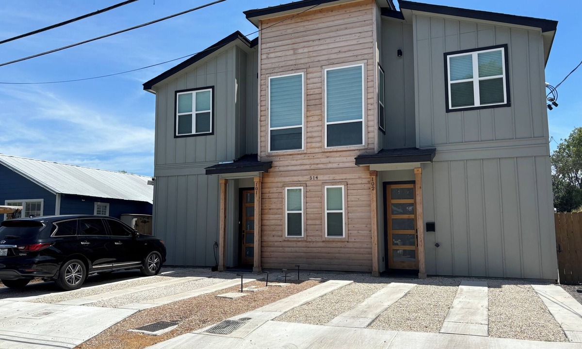 Eastside Promise Neighborhood House | Charming 2-bedroom townhome in San Antonio with AC