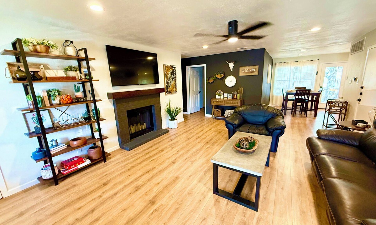 Georgetown House | Charming 3-bedroom Georgetown house close to Square. Long term stays welcomed.