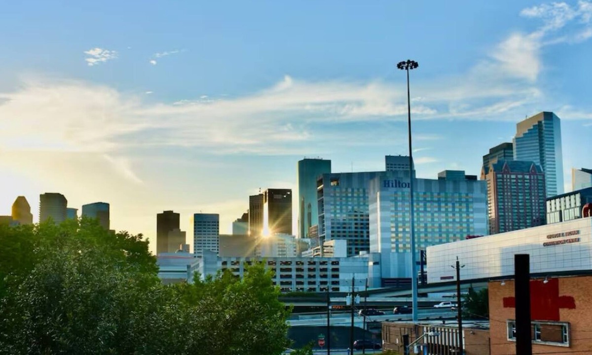 Central Business District House | Charming 3-bedroom house with AC, WiFi in enjoyable Houston