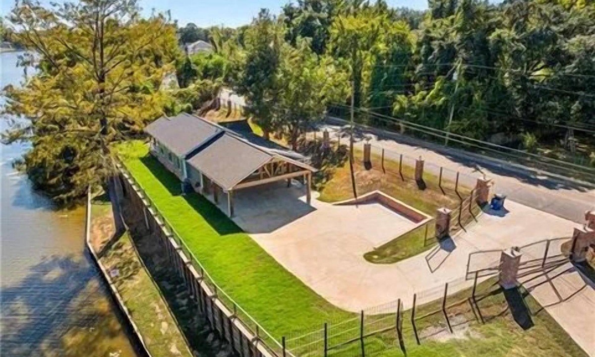 Natchitoches House | Charming 3BR Cane River Home in Natchitoches. Historic Charm and Modern Comfort!