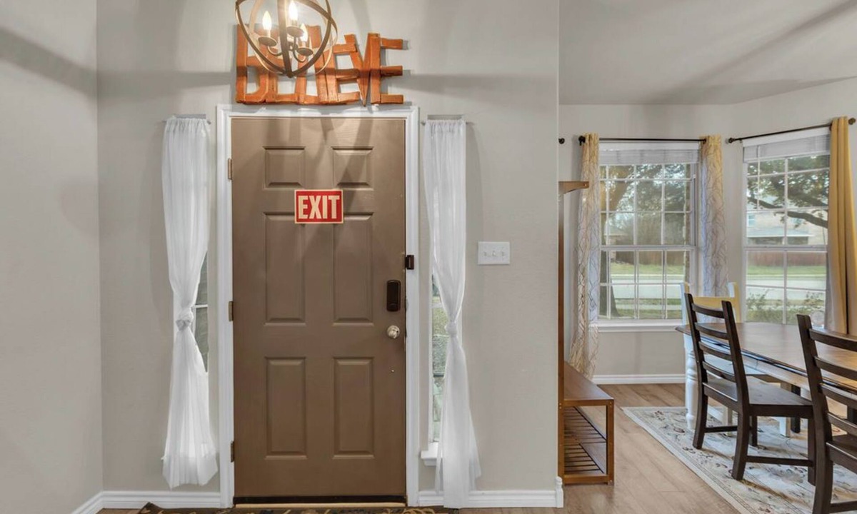 Burleson House | Charming 4-bedroom house with Pool in cozy Burleson
