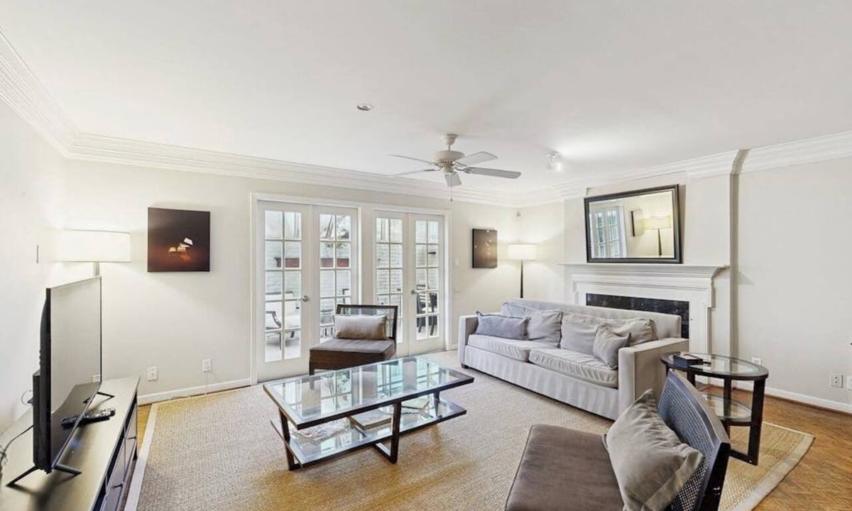 Tarrytown House | Charming, dog-friendly townhouse w/private gas grill, patio, & near downtown