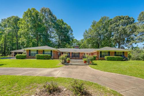 Lincoln Parish House | Charming Retreat w/Patio: Near Grambling/Ruston!