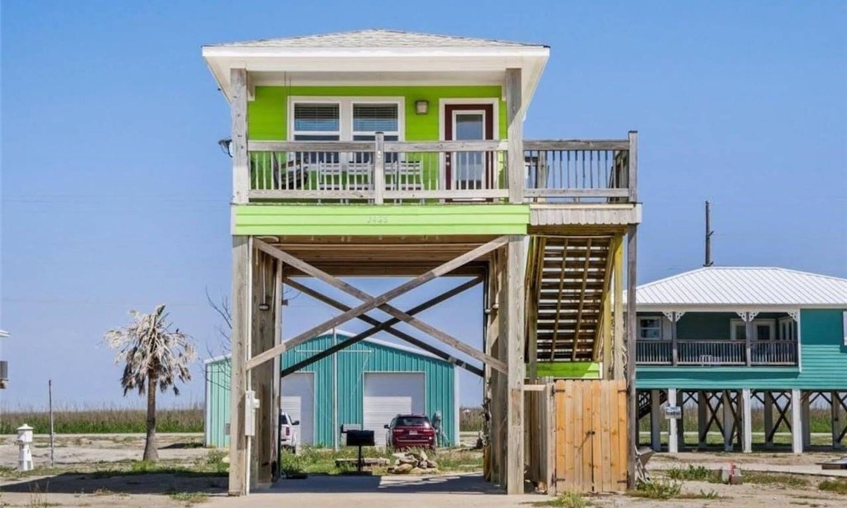 Holly Beach House | Charming Studio house with WiFi & AC in brilliant Holly Beach, La