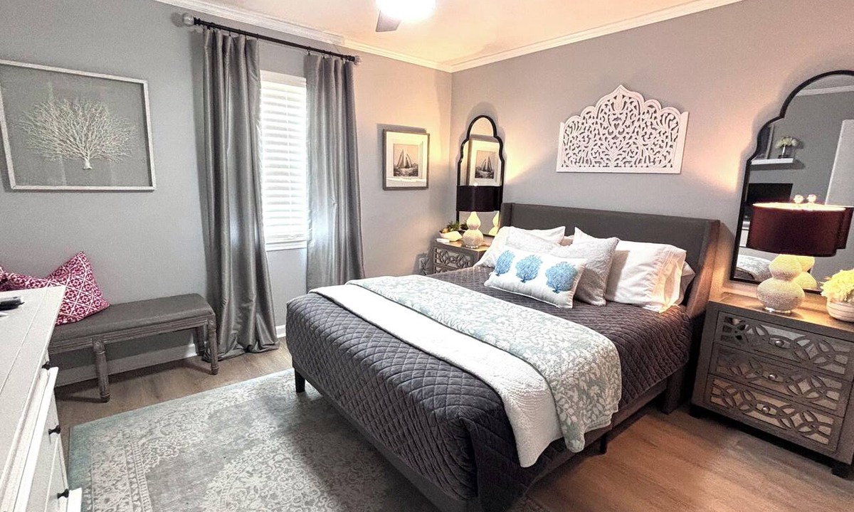 Inniswold Apartment | Charming two ensuites near hospitals & shops. Jefferson Hwy Bluebonnet